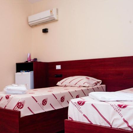 Hotel E Motel Madrugada Itu Bagian luar foto