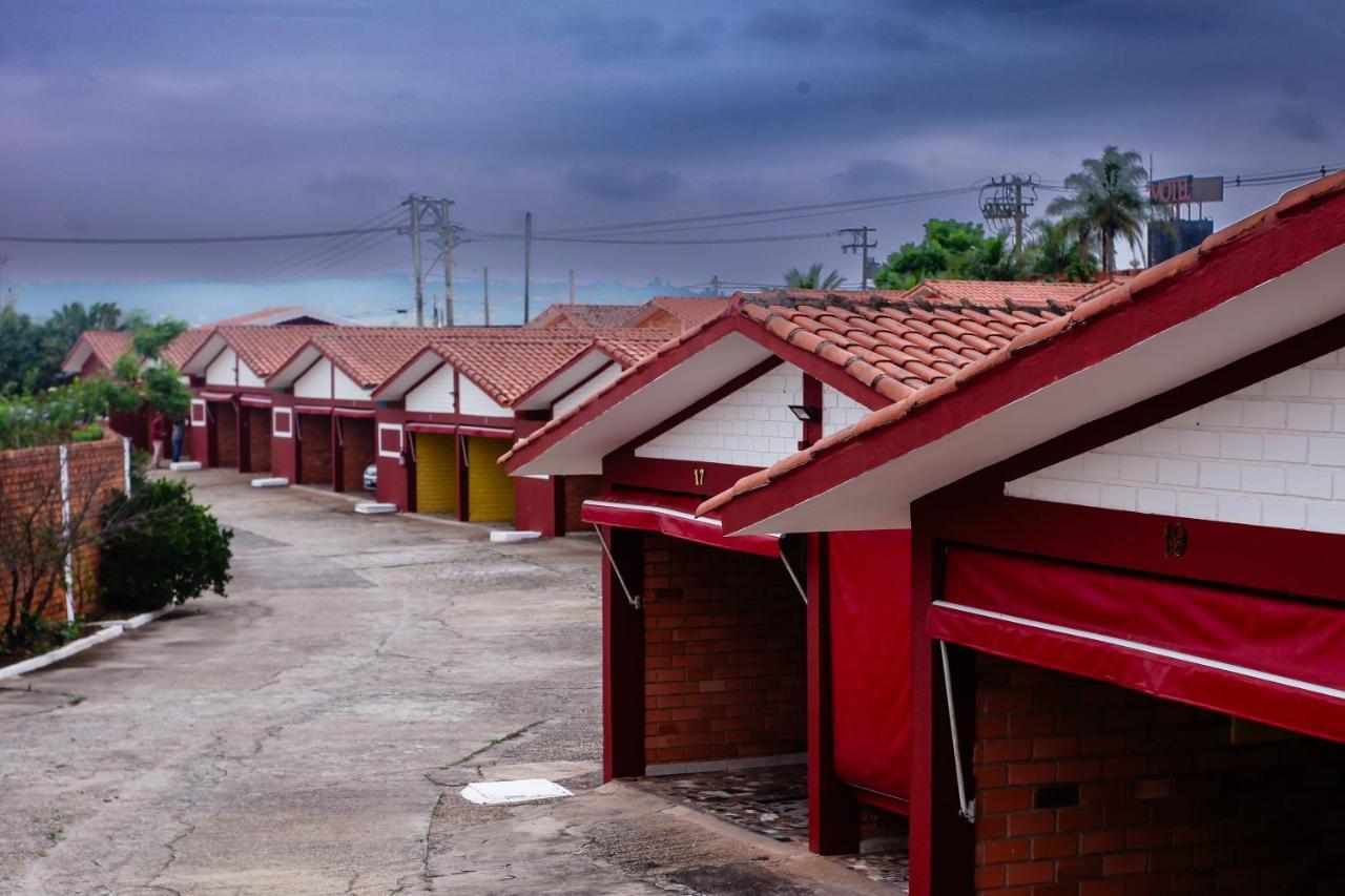 Hotel E Motel Madrugada Itu Bagian luar foto